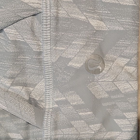 Lululemon Energy Bra size 10 - Picture 3 of 4